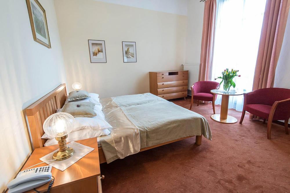 Monti Spa Františkovy Lázně Zimmer foto